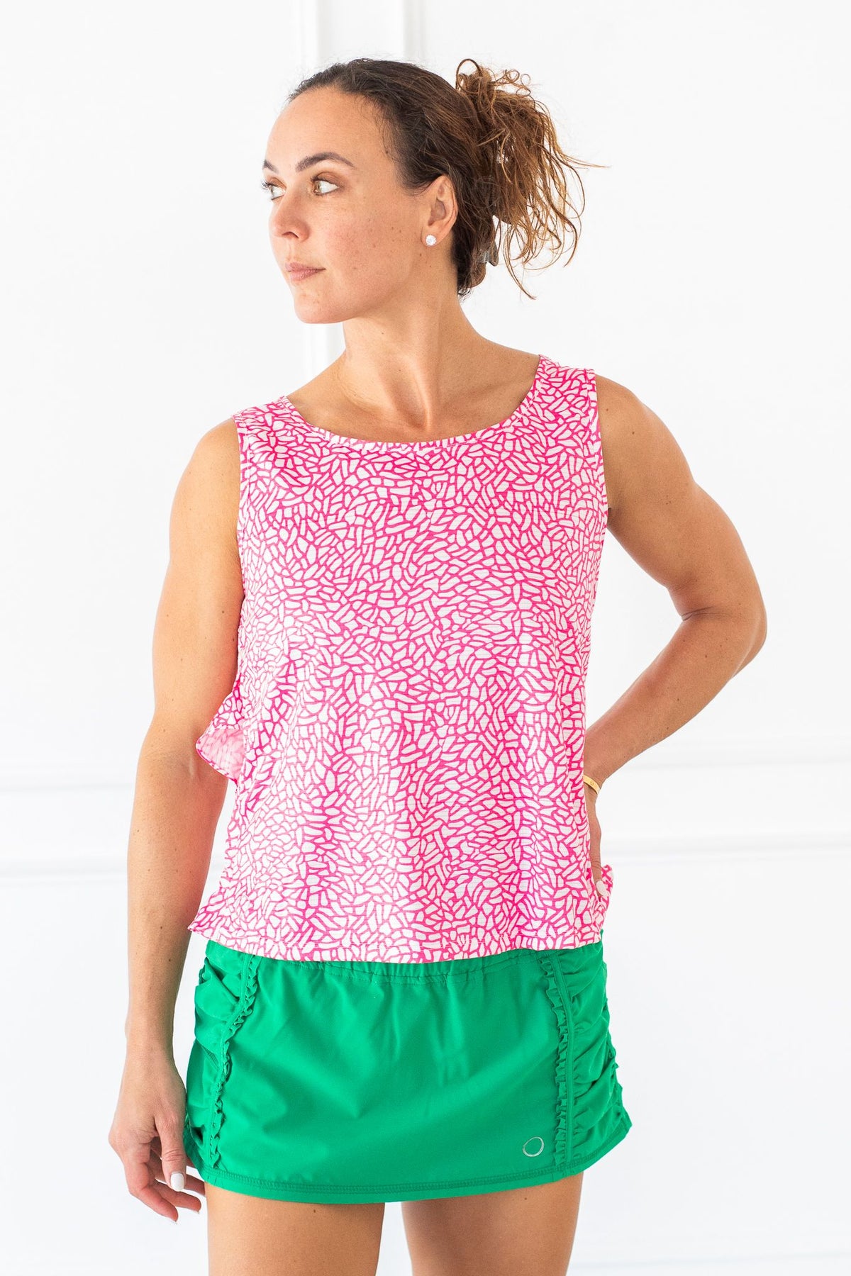 GREEN