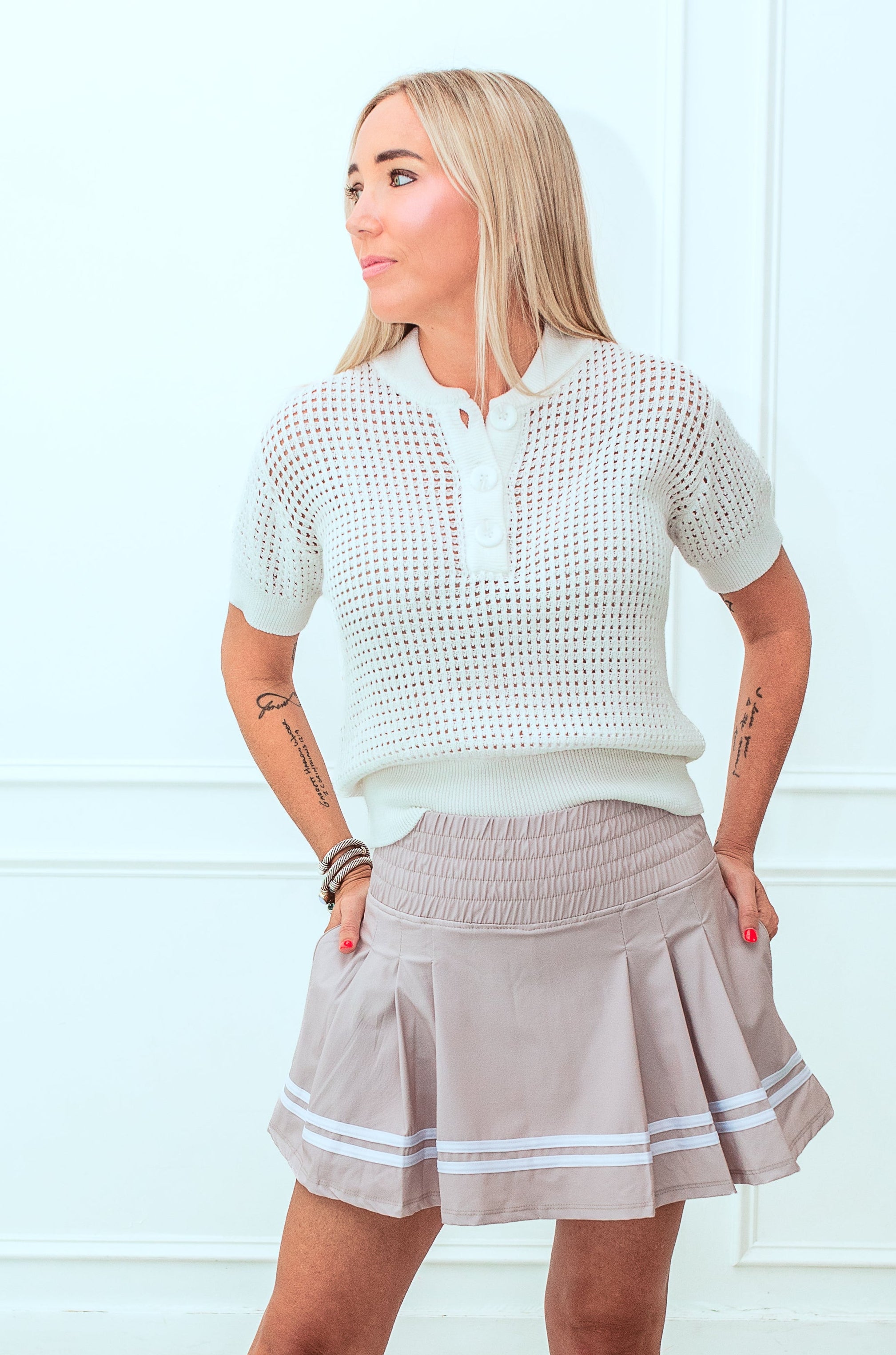 KHAKI WHITE