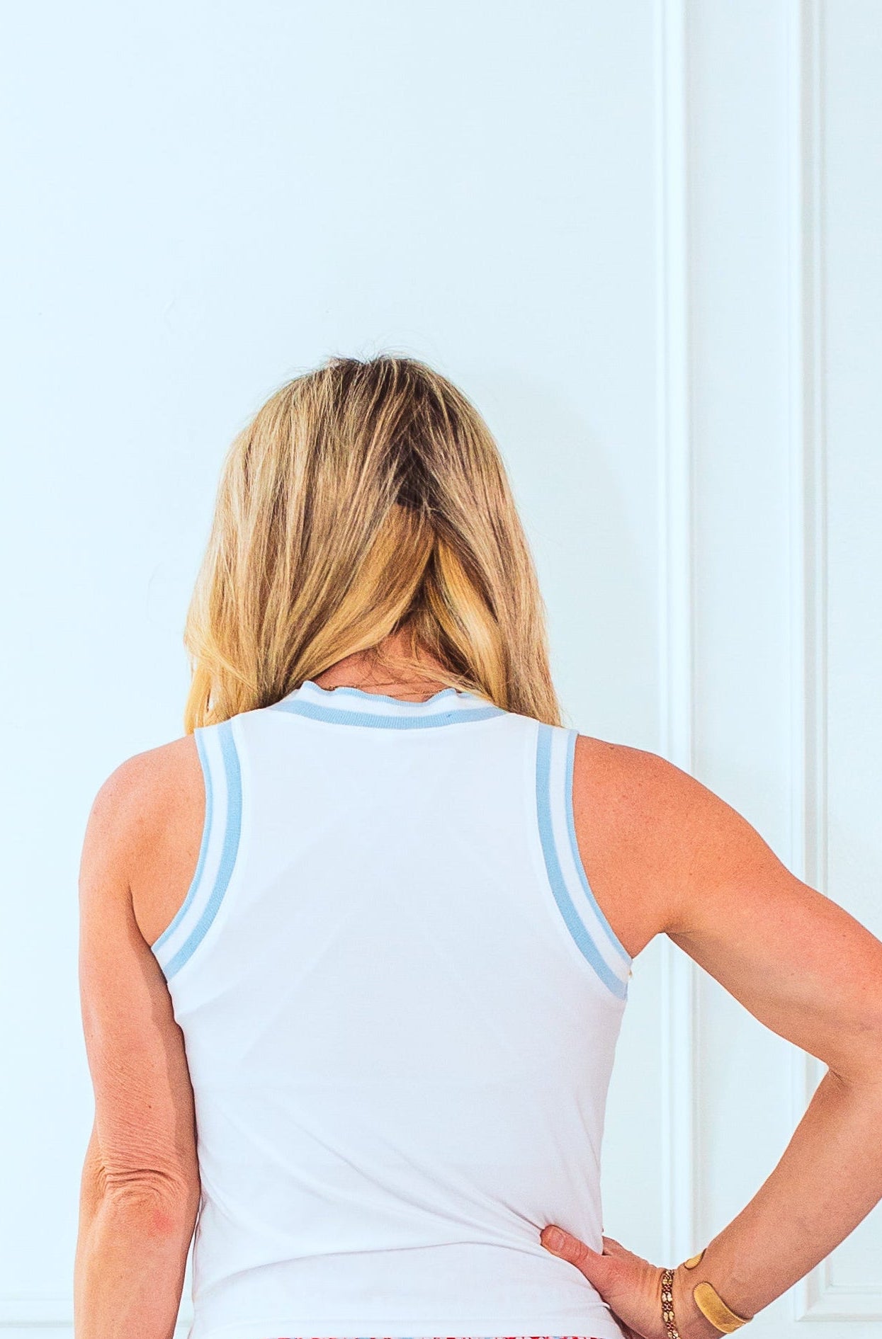 WHITE LIGHT BLUE 26